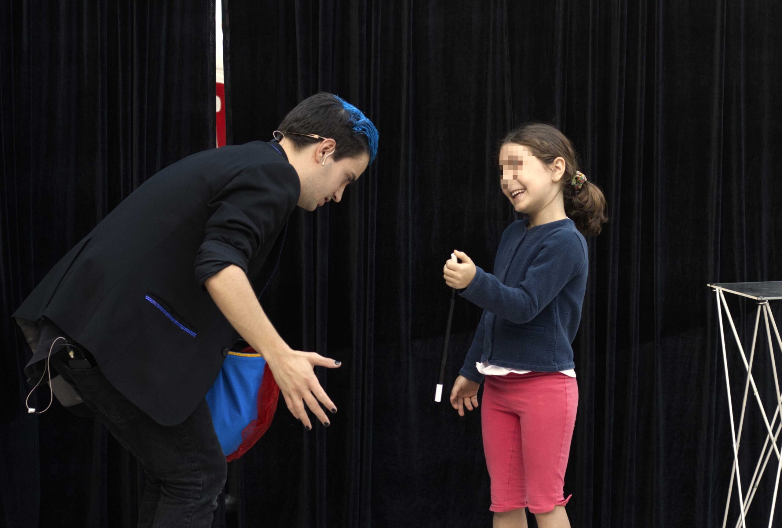 Mago Ivan Torres actuando en show Magilandia